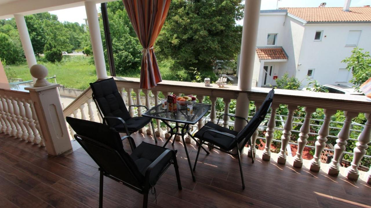 Apartment Kreslin Vantacici Extérieur photo